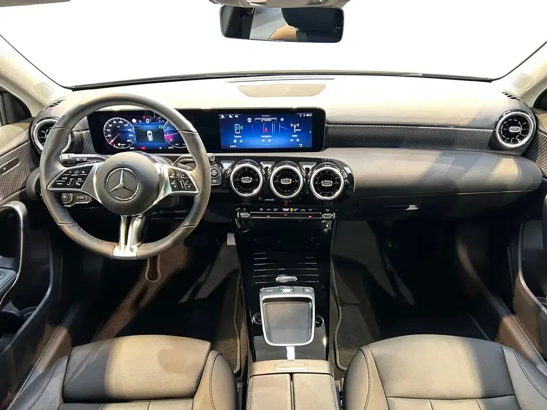 Mercedes-Benz A 200 MBUX Progressive - foto 14