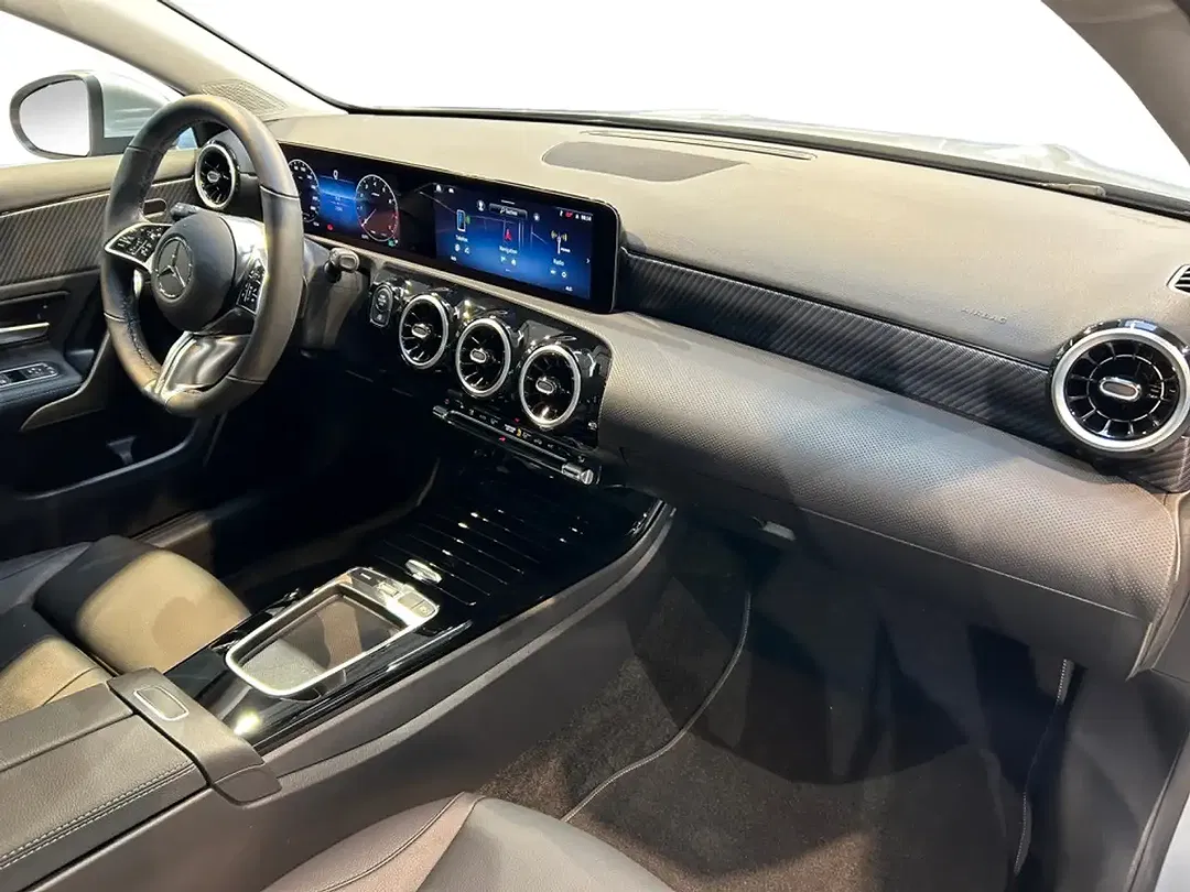 Mercedes-Benz A 200 MBUX Progressive - Thumbnail 3