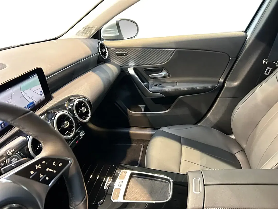 Mercedes-Benz A 200 MBUX Progressive - Thumbnail 4