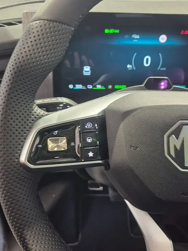 MG MGS9 PHEV Hybrid Premium - Thumbnail 12