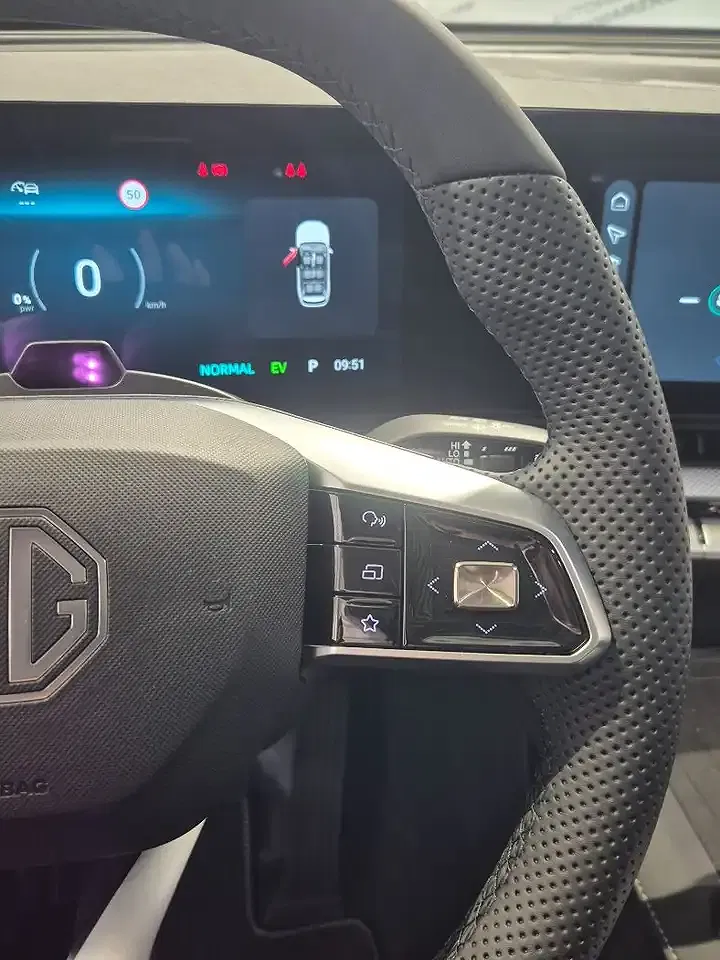 MG MGS9 PHEV Hybrid Premium - Thumbnail 13