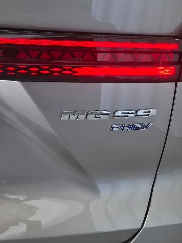 MG MGS9 PHEV Hybrid Premium - Thumbnail 8