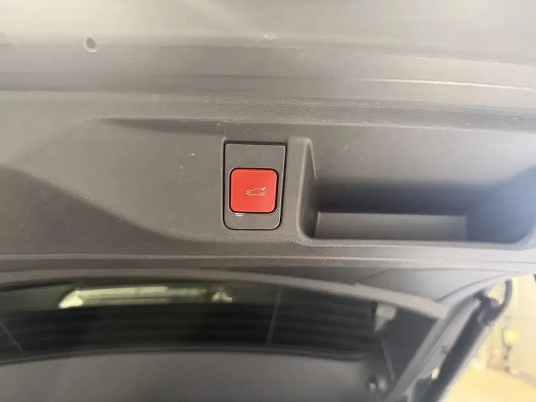 DS Automobiles DS 4 - Thumbnail 11