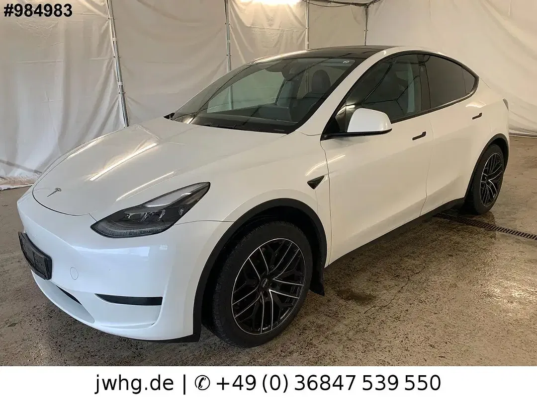 Tesla Model Y RWD - foto 1