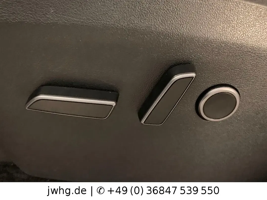 Tesla Model Y RWD - Thumbnail 5