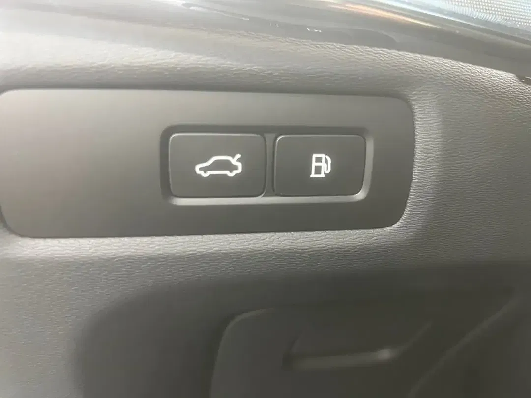 Volvo V90 T6 PHEV Hybrid AWD Plus Dark - Thumbnail 17