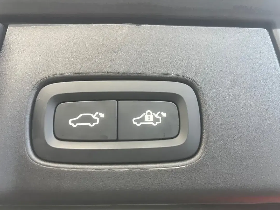 Volvo V90 T6 PHEV Hybrid AWD Plus Dark - Thumbnail 22
