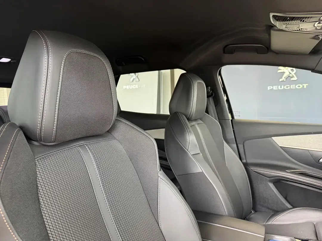 Peugeot 3008 130 PureTech GT - Thumbnail 12