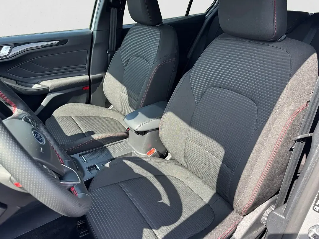 Ford Focus ST-Line - Thumbnail 8
