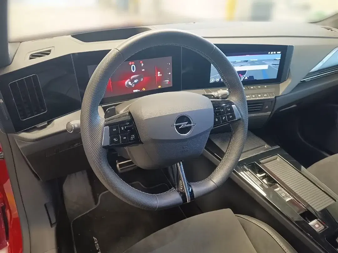 Opel Astra GS - Thumbnail 3