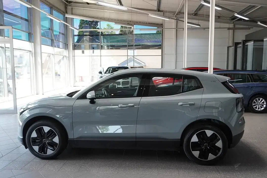 Volvo EX30 Extended Range - Thumbnail 10