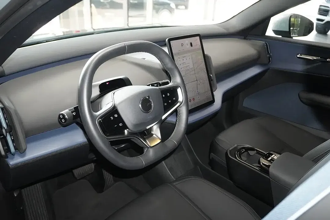 Volvo EX30 Extended Range - Thumbnail 11