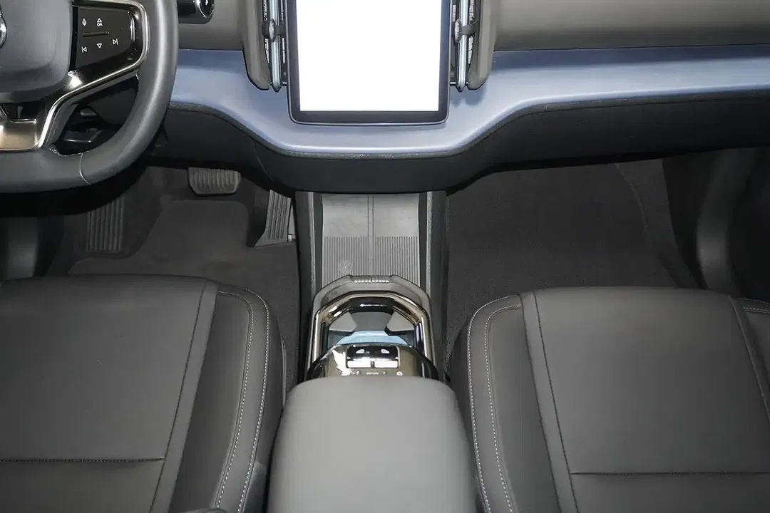 Volvo EX30 Extended Range - Thumbnail 16