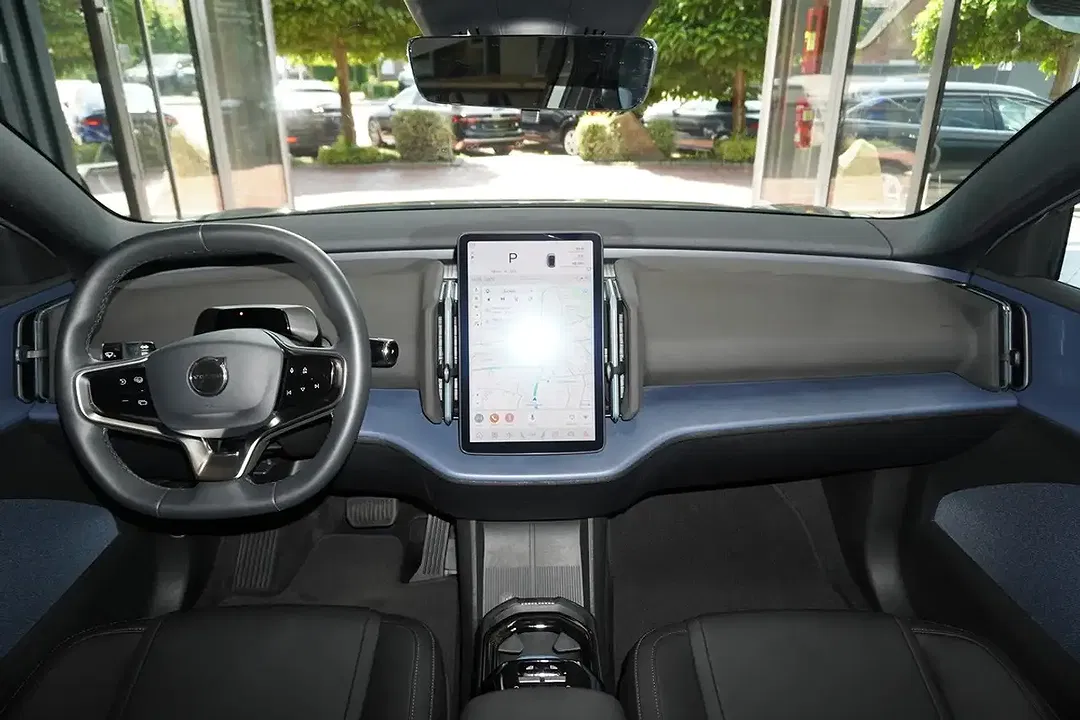 Volvo EX30 Extended Range - Thumbnail 17