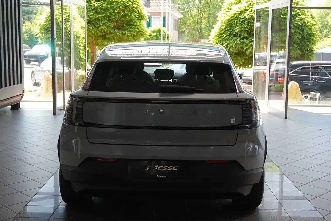 Volvo EX30 Extended Range - Thumbnail 8