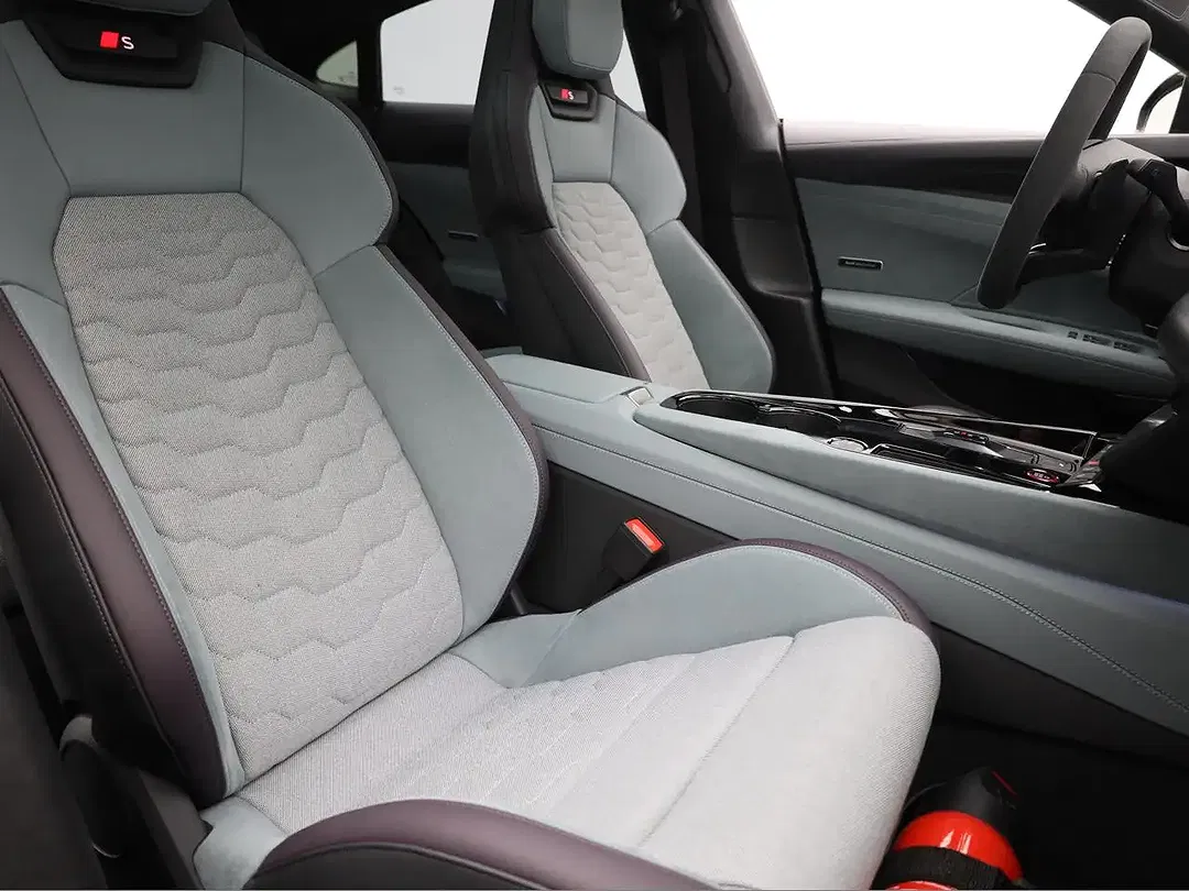 Audi e-tron GT quattro exclusive Edition - Thumbnail 6