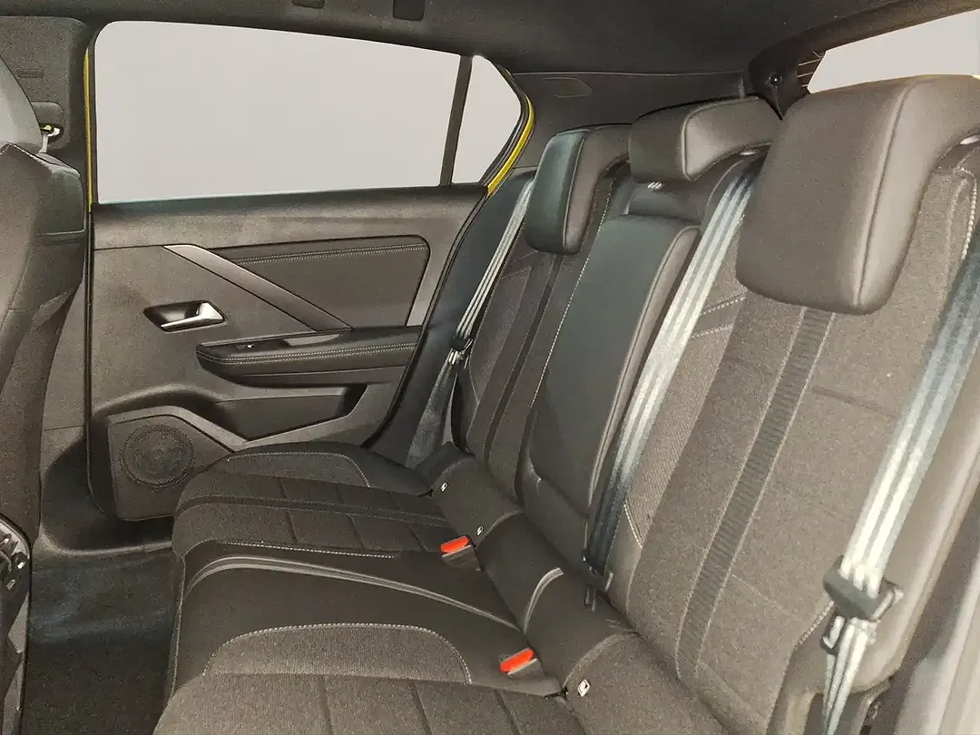 Opel Astra 1.2 Ultimate - Thumbnail 12