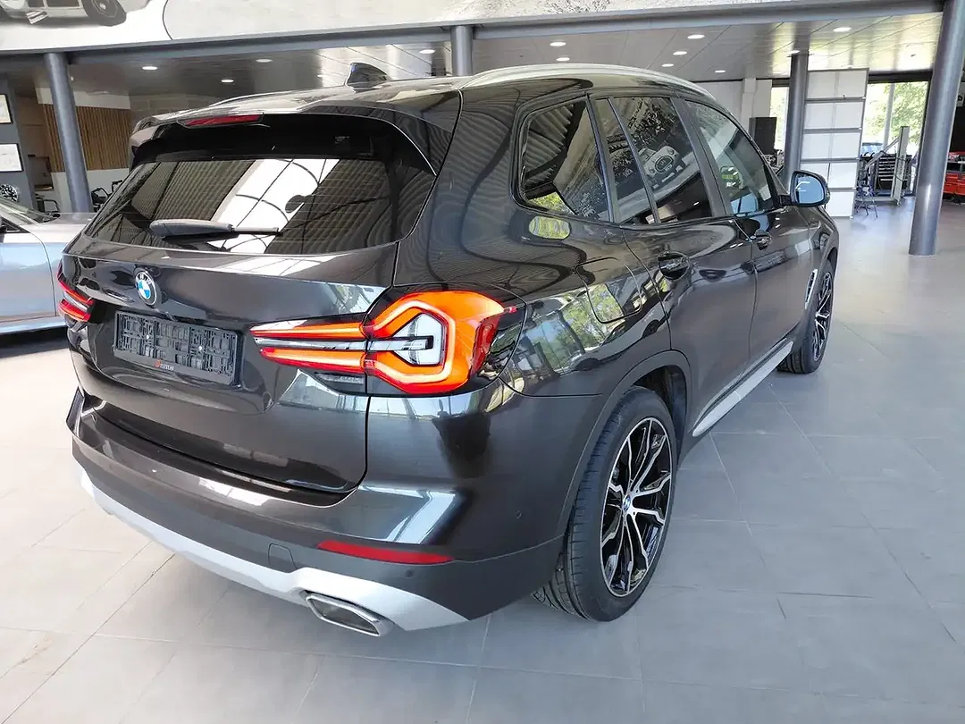 BMW X3 - Thumbnail 3