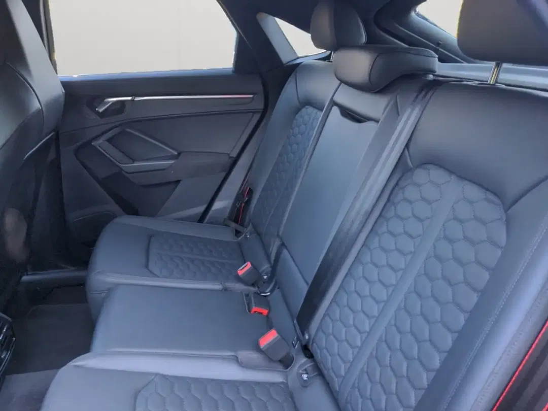 Audi RS Q3 TFSI S tronic quattro Matrix LED - Thumbnail 13