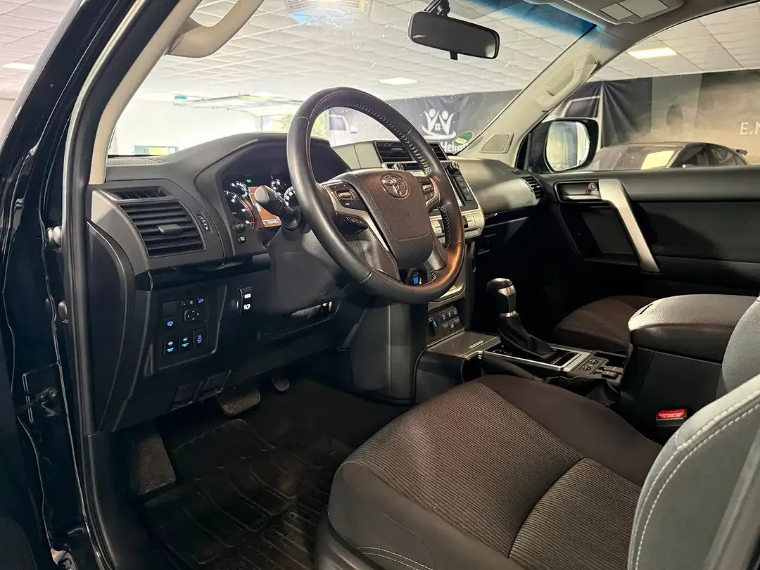 Toyota Land Cruiser 2.8 4x4 Comfort - Thumbnail 11