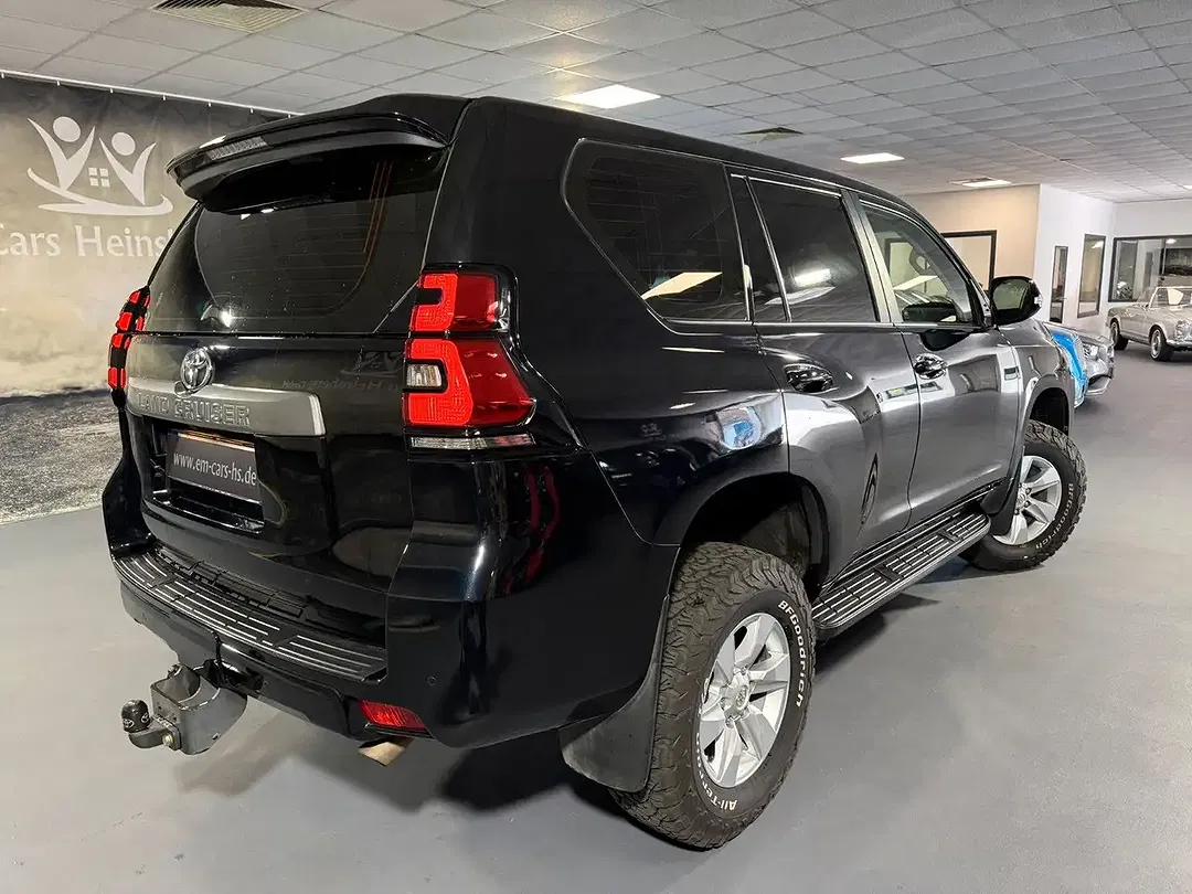 Toyota Land Cruiser 2.8 4x4 Comfort - Thumbnail 4