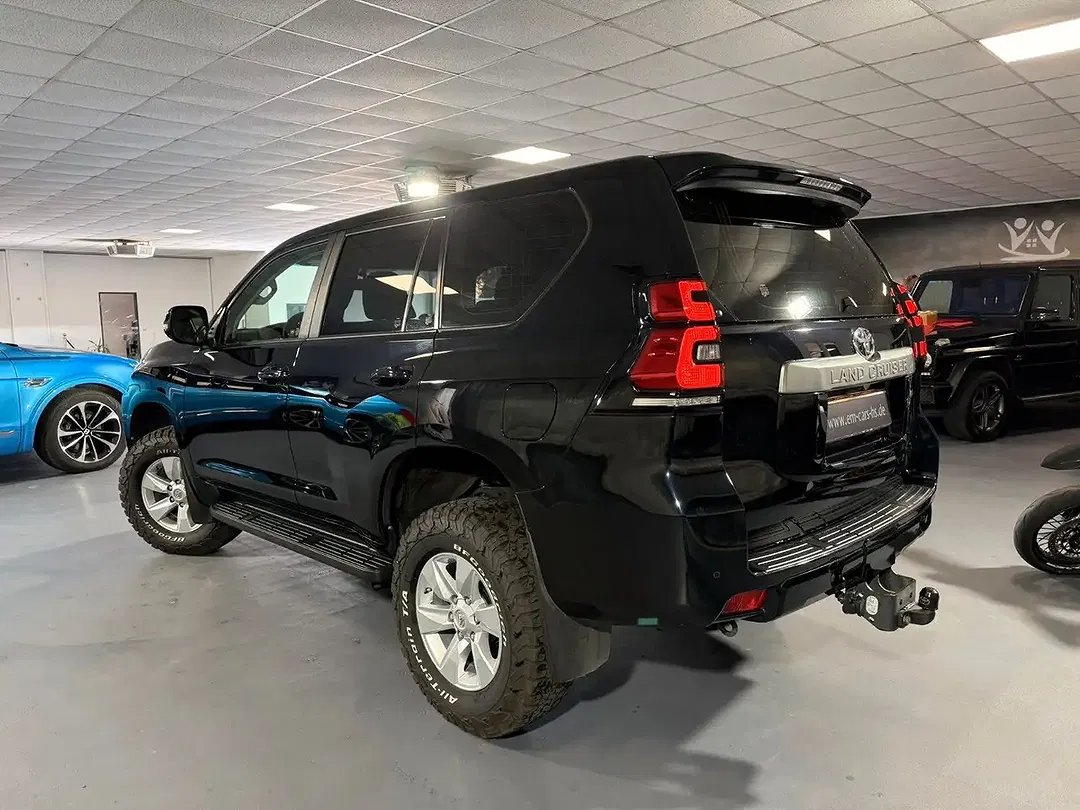 Toyota Land Cruiser 2.8 4x4 Comfort - Thumbnail 9