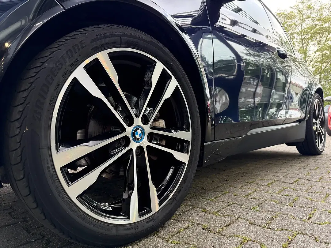 BMW i3 - Thumbnail 4