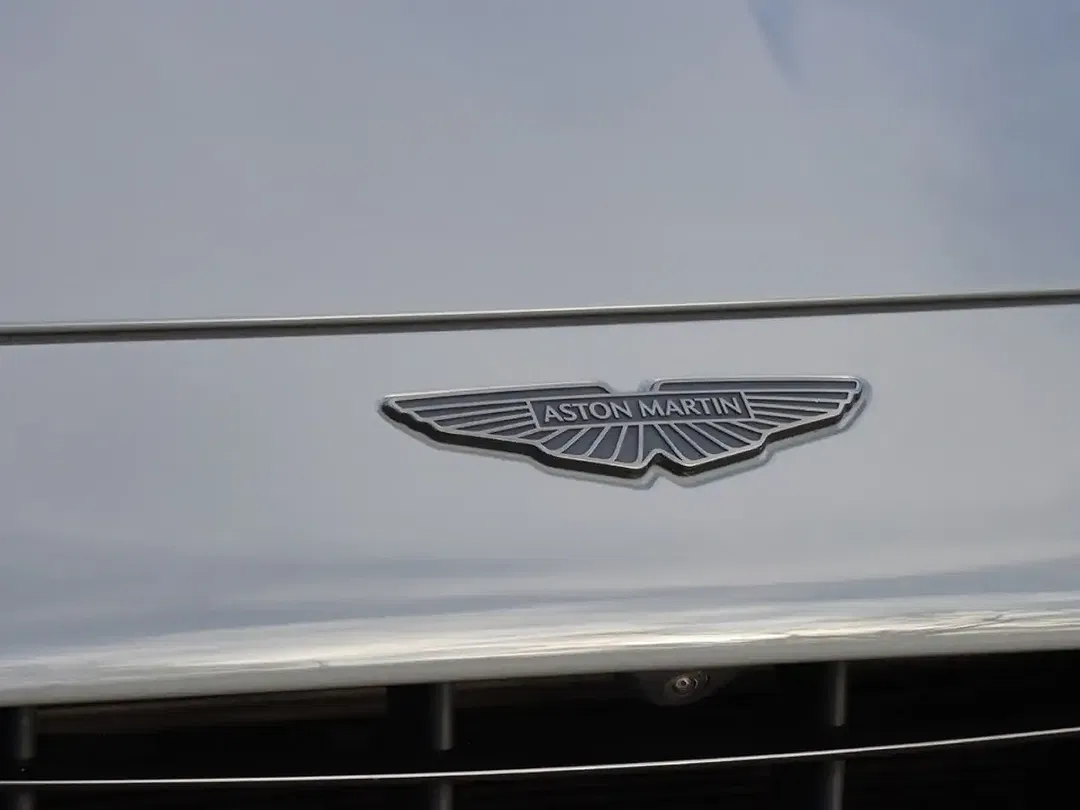 Aston Martin DB12 - Thumbnail 13