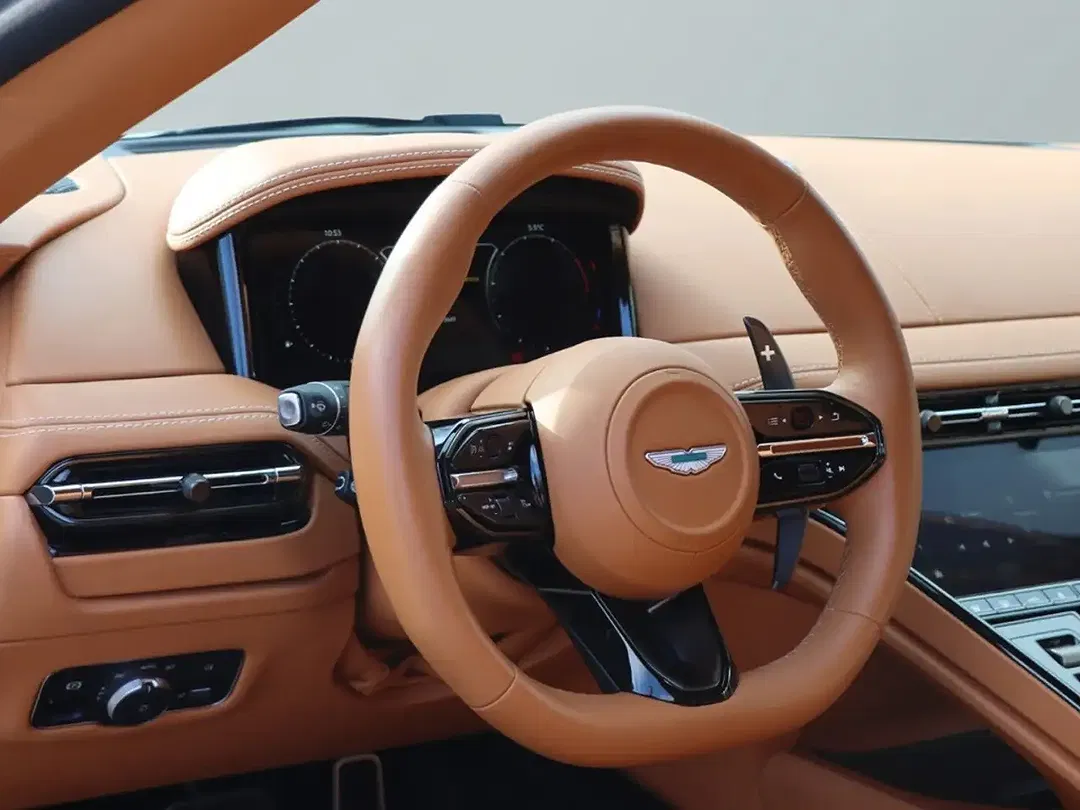 Aston Martin DB12 - Thumbnail 18