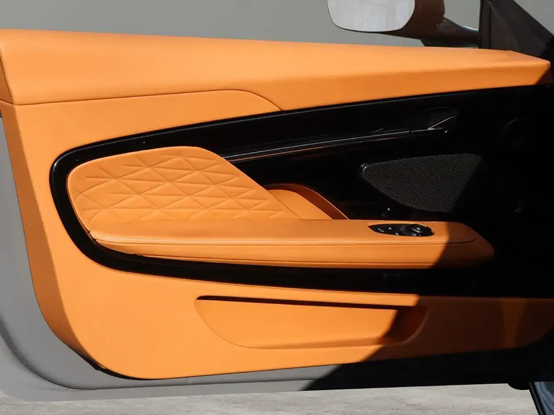 Aston Martin DB12 - Thumbnail 27