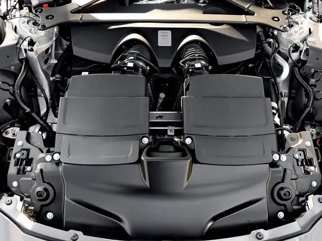 Aston Martin DB12 - Thumbnail 29