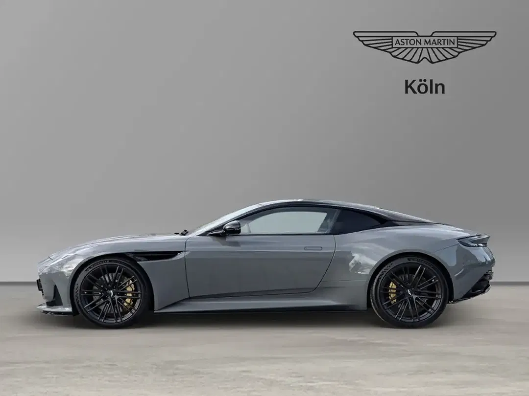 Aston Martin DB12 - Thumbnail 5