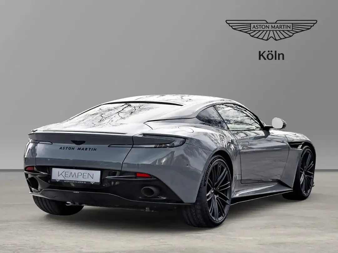 Aston Martin DB12 - Thumbnail 7