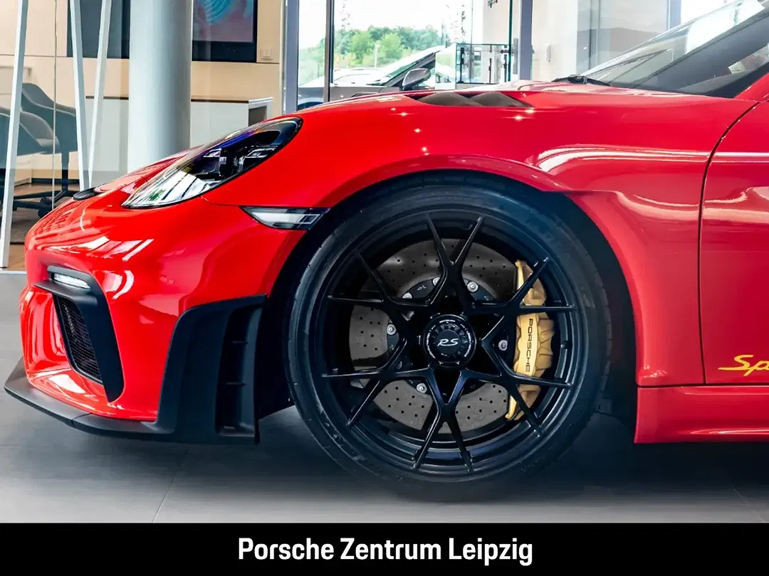 Porsche 718 Spyder RS - Thumbnail 11