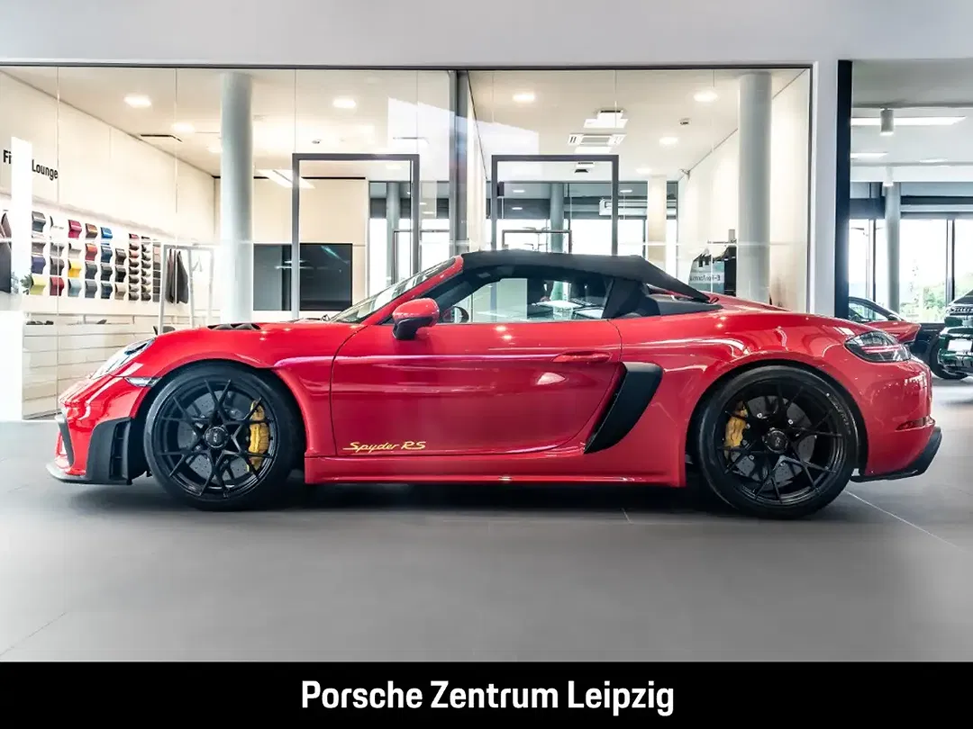 Porsche 718 Spyder RS - foto 2