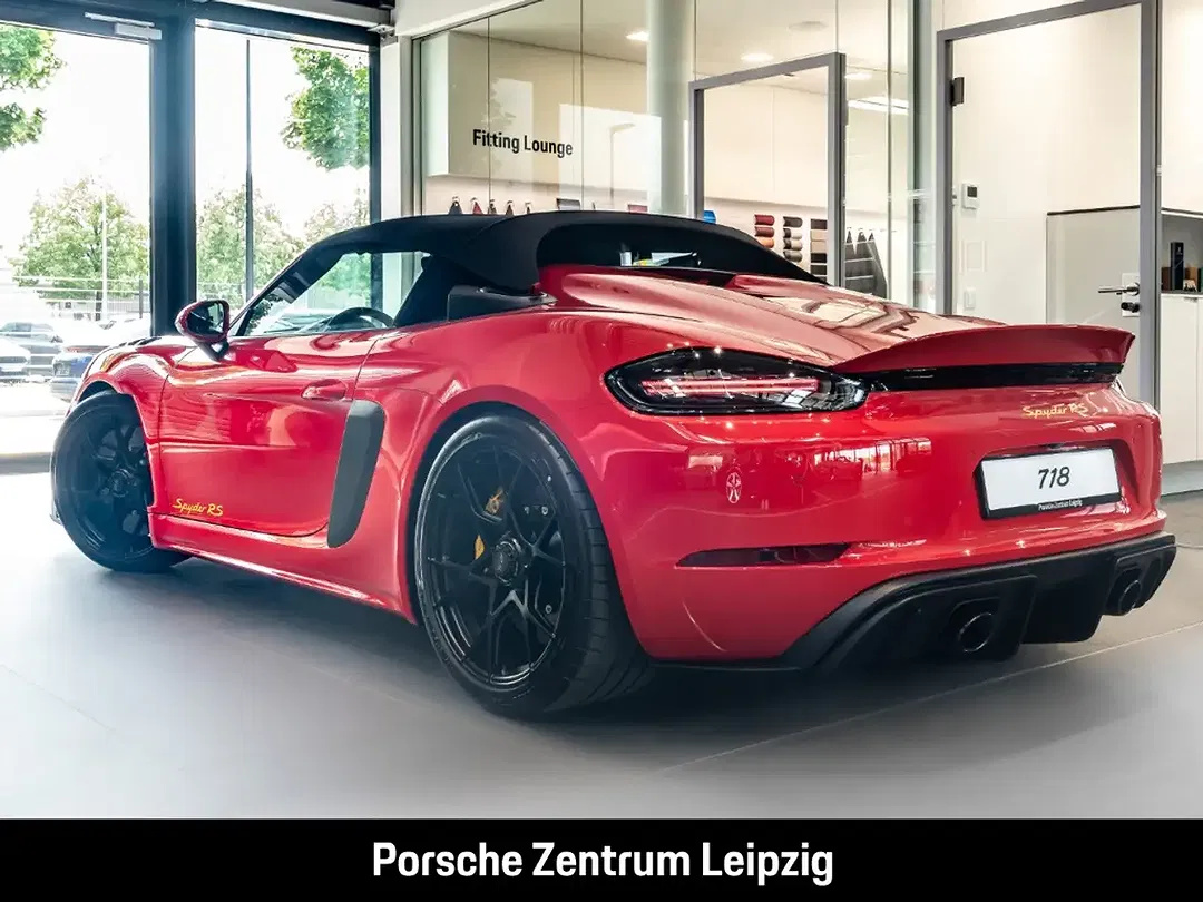 Porsche 718 Spyder RS - Thumbnail 3