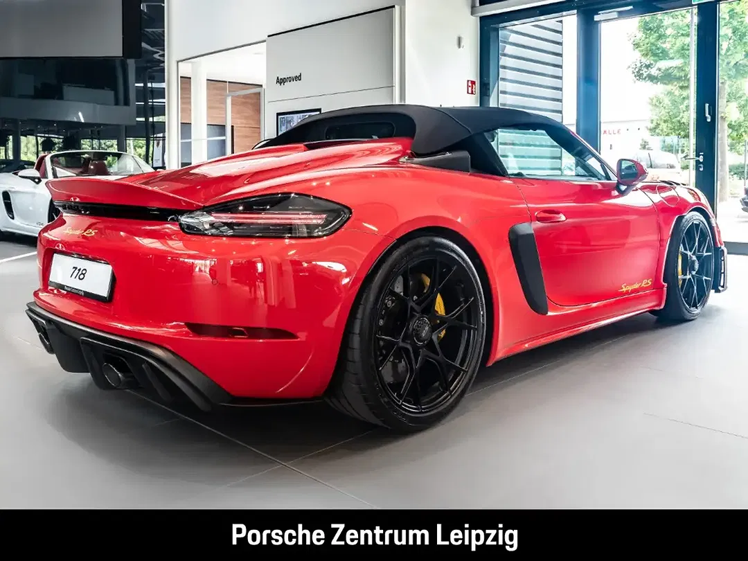 Porsche 718 Spyder RS - Thumbnail 6