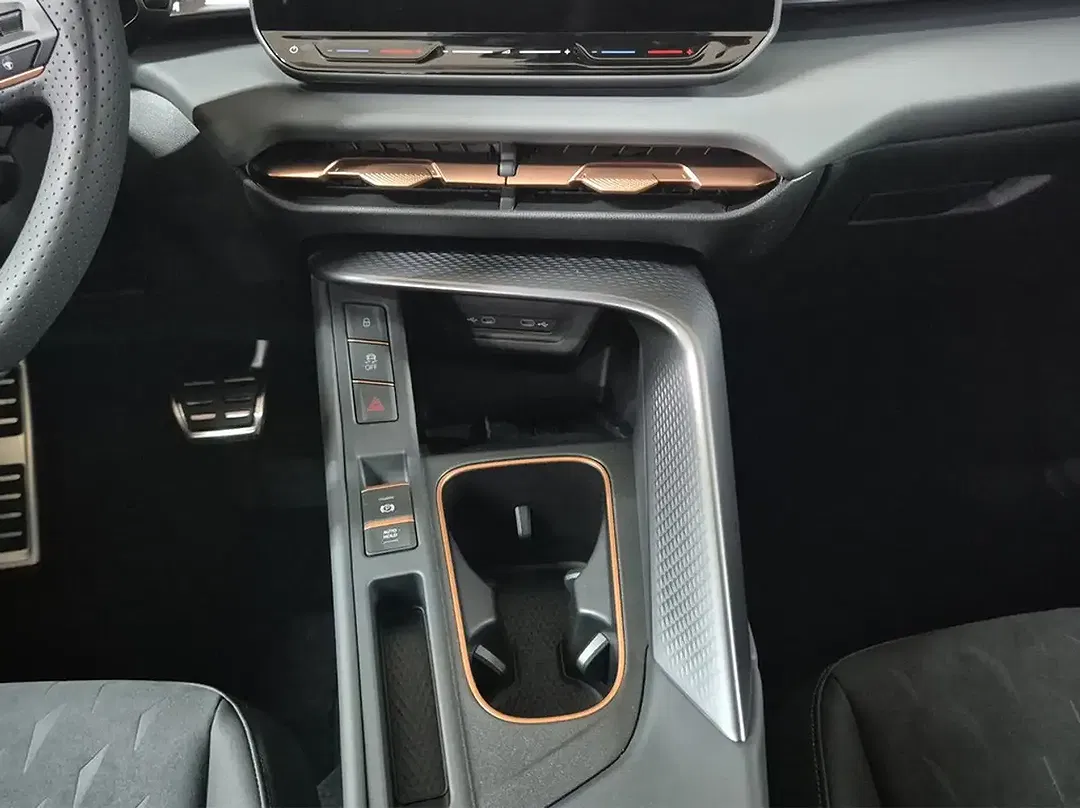 CUPRA Terramar 2.0 TSI DSG 4Drive DCC Matrix LED - Thumbnail 13
