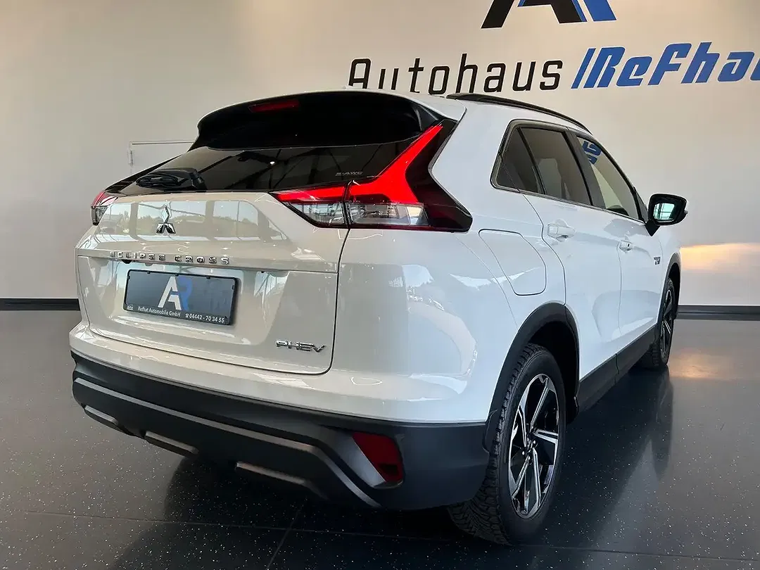 Mitsubishi Eclipse Cross Hybrid 4WD Basis - Thumbnail 10