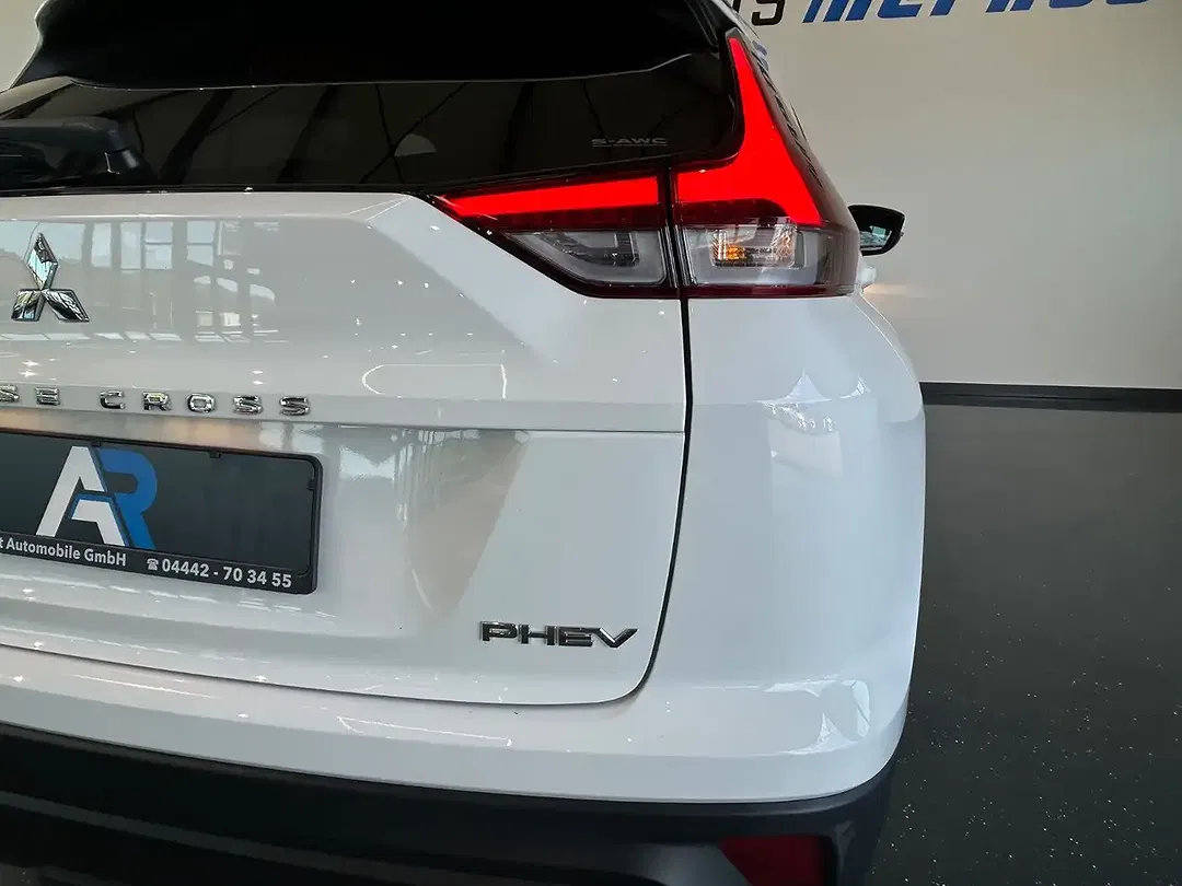 Mitsubishi Eclipse Cross Hybrid 4WD Basis - Thumbnail 11