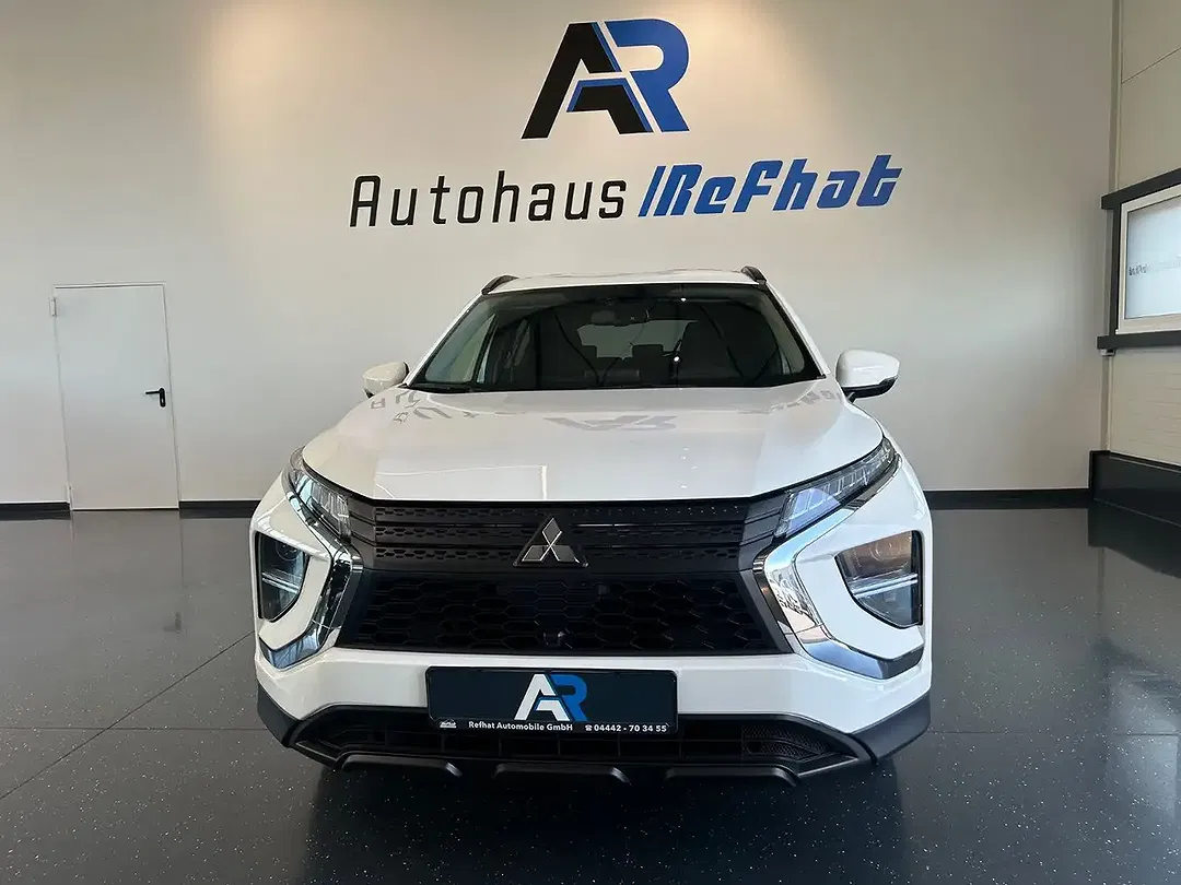 Mitsubishi Eclipse Cross Hybrid 4WD Basis - Thumbnail 3