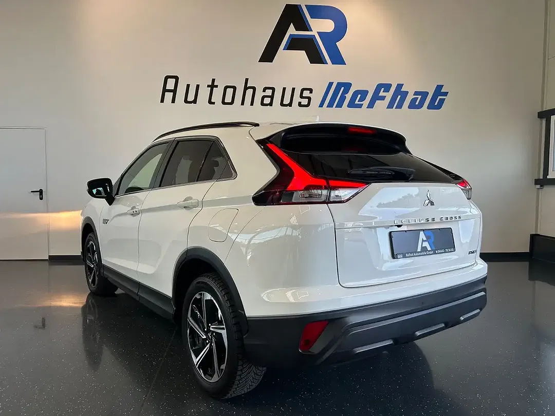 Mitsubishi Eclipse Cross Hybrid 4WD Basis - Thumbnail 9