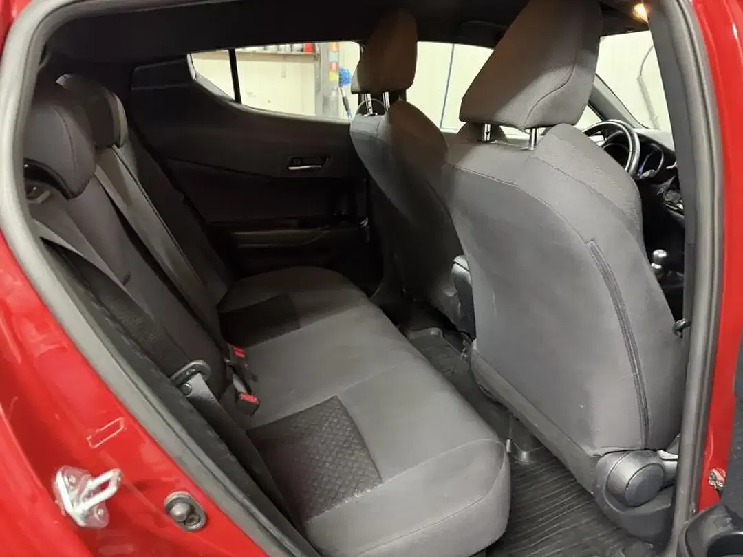 Toyota C-HR Black Edition - Thumbnail 12