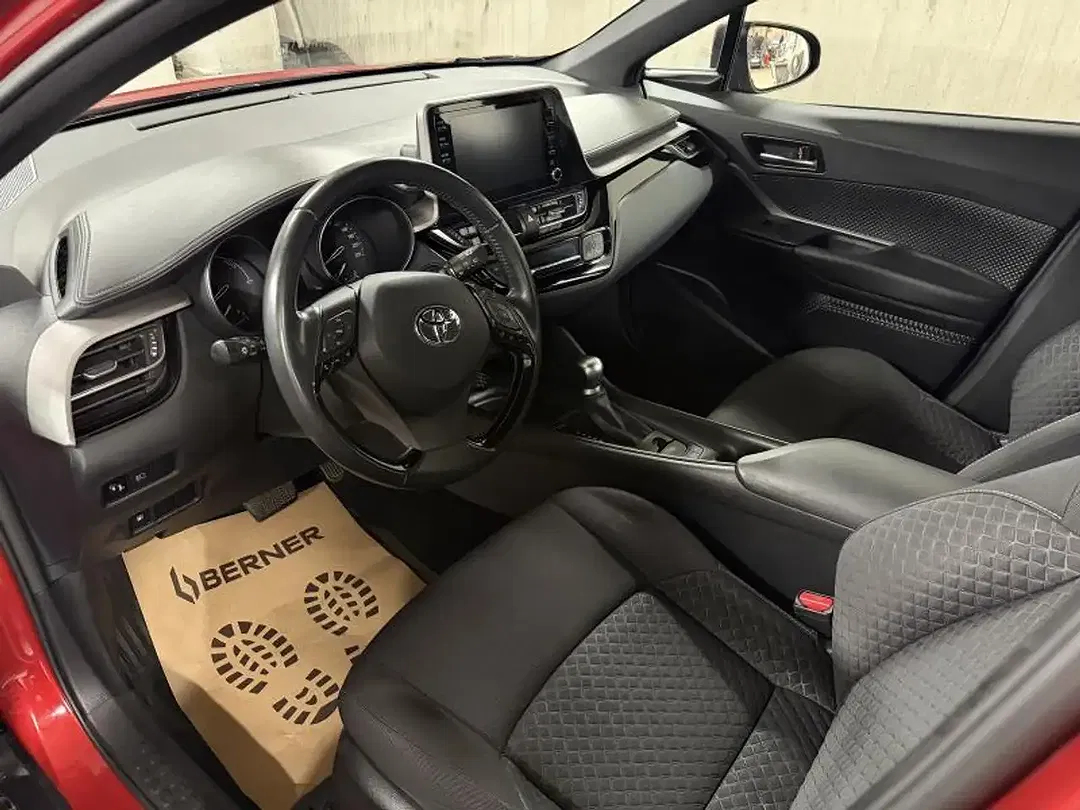 Toyota C-HR Black Edition - Thumbnail 7