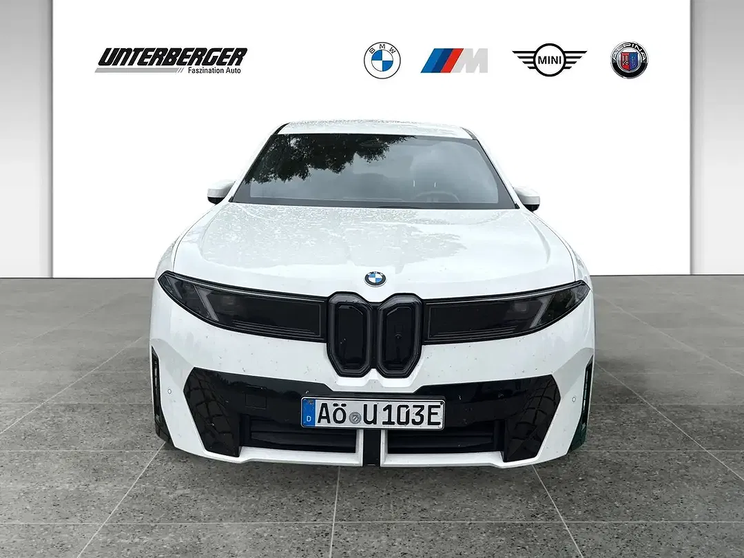 BMW iX3 xDrive - Thumbnail 1