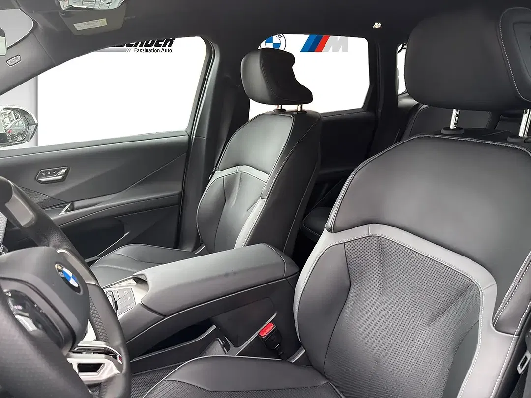 BMW iX3 xDrive - Thumbnail 10