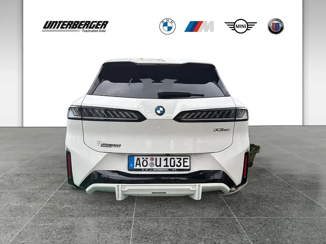 BMW iX3 xDrive - Thumbnail 4