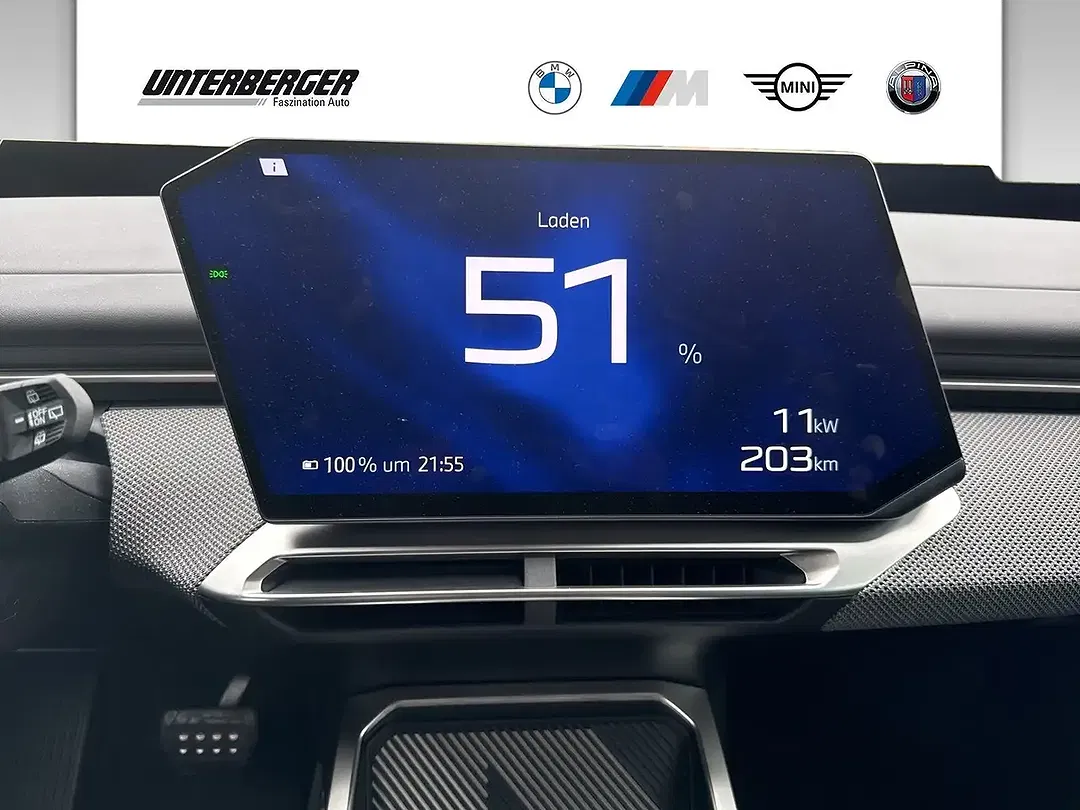 BMW iX3 xDrive - Thumbnail 7