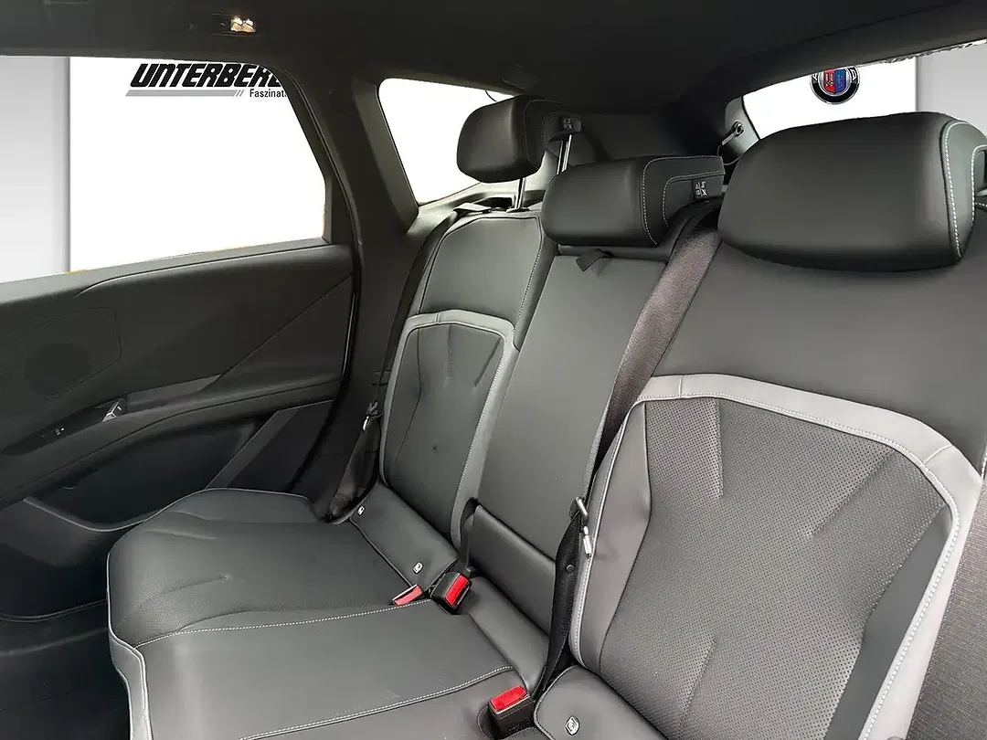 BMW iX3 xDrive - Thumbnail 8