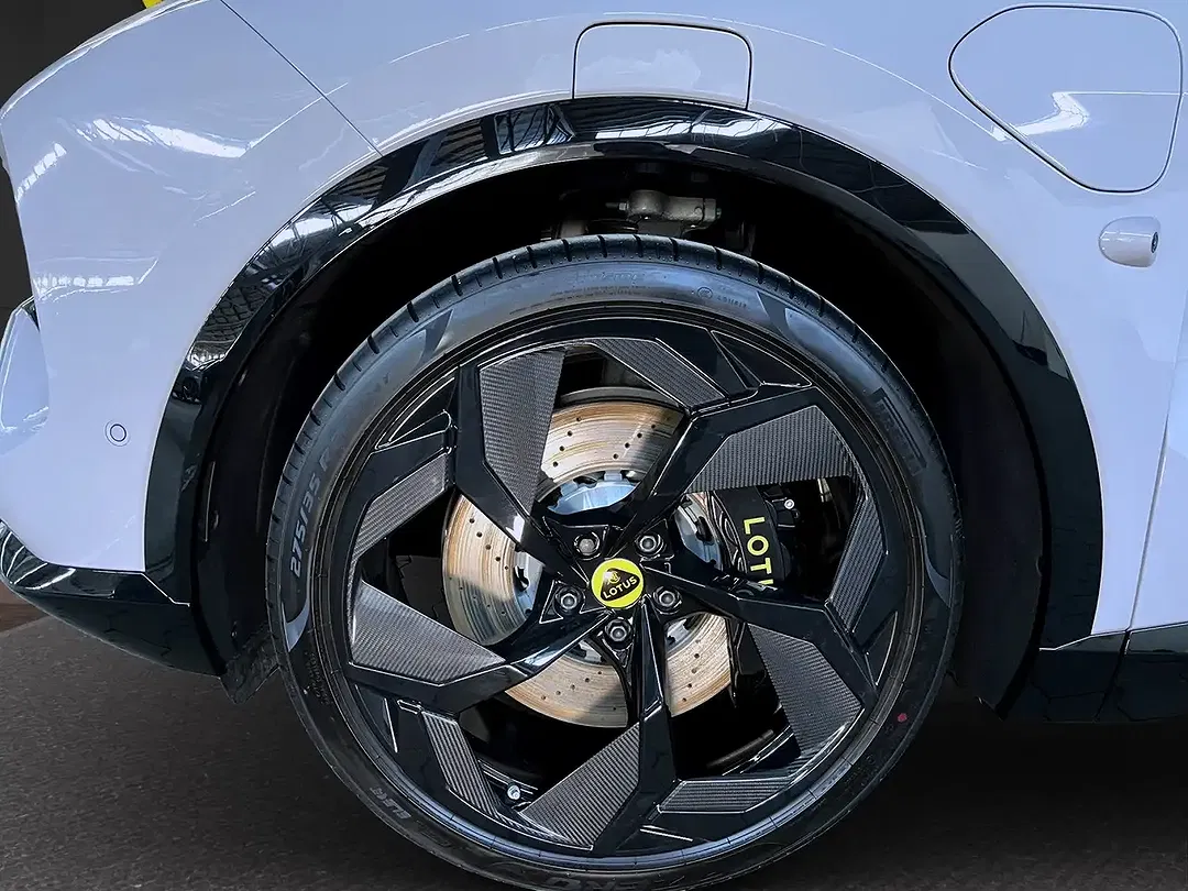 Lotus Eletre R - Thumbnail 11